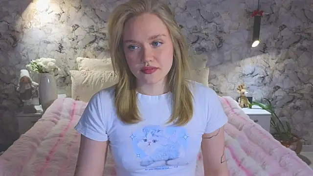 Snapshot of Aurora_Golden1 chatting on May 23, 11:58 am Aurora Golden1 online show from May 23, 11:58 am