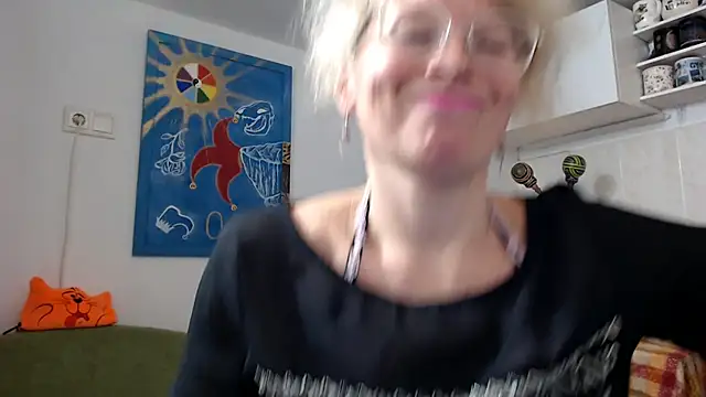 Snapshot of Zosya1111 chatting on December 9, 4:05 pm Zosya1111 online show from December 9, 4:05 pm