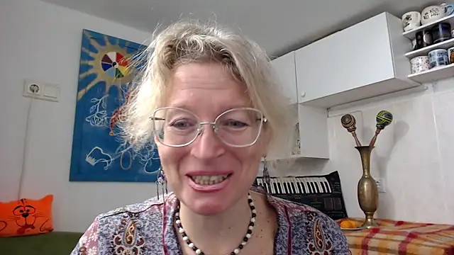 Snapshot of Zosya1111 chatting on December 11, 8:04 am Zosya1111 online show from December 11, 8:04 am