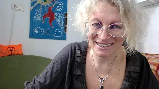 Snapshot of Zosya1111 chatting on December 28, 8:48 am Zosya1111 online show from December 28, 8:48 am