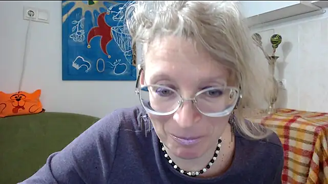 Snapshot of Zosya1111 chatting on January 31, 3:44 pm Zosya1111 online show from January 31, 3:44 pm