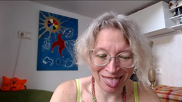 Snapshot of Zosya1111 chatting on February 7, 9:05 am Zosya1111 online show from February 7, 9:05 am