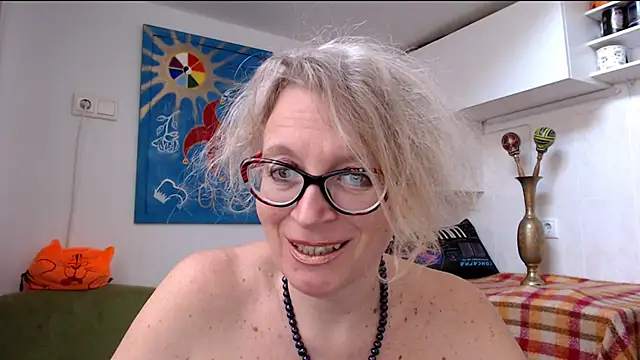 Snapshot of Zosya1111 chatting on February 23, 1:21 pm Zosya1111 online show from February 23, 1:21 pm