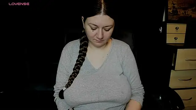 Snapshot of AlisaBacker chatting on June 8, 9:15 pm AlisaBacker online show from June 8, 9:15 pm