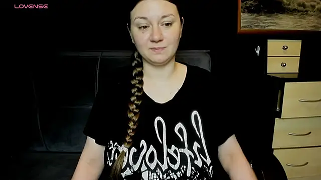 Snapshot of AlisaBacker chatting on June 26, 6:34 pm AlisaBacker online show from June 26, 6:34 pm