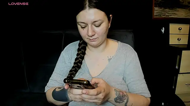 Snapshot of AlisaBacker chatting on July 14, 2:05 am AlisaBacker online show from July 14, 2:05 am