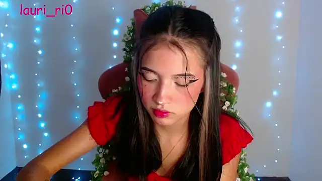 Snapshot of laurita_rico chatting on February 15, 5:09 am laurita rico online show from February 15, 5:09 am