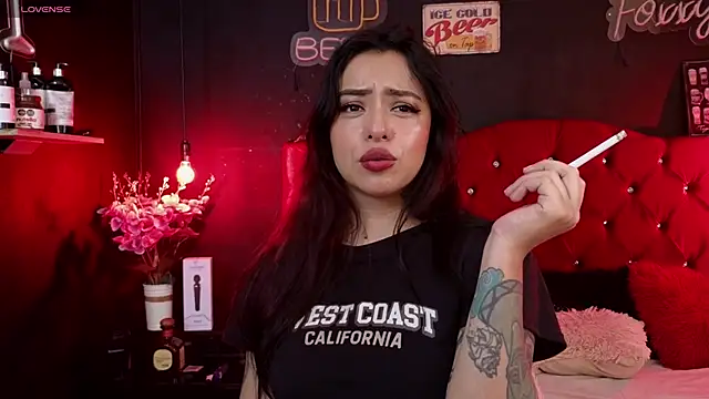 Snapshot of foxxy_nasty chatting on December 17, 6:14 pm foxxy nasty online show from December 17, 6:14 pm