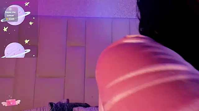 Summer walkerr online show from January 18, 12:26 pm