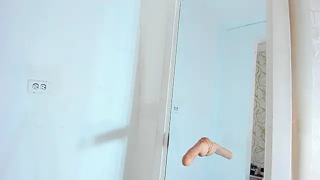 NATALIE PARKERR online show from February 19, 6:32 pm