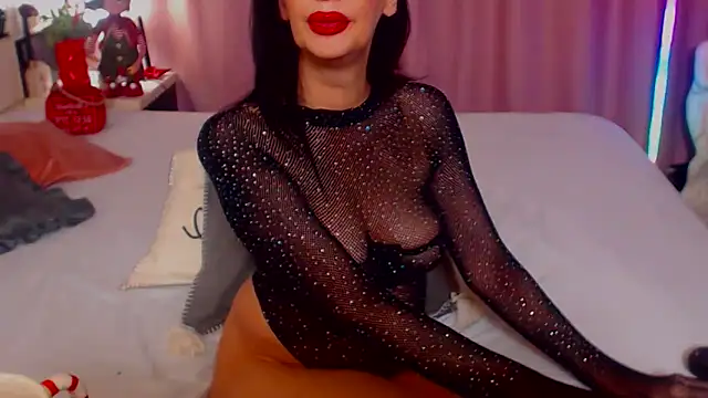 Snapshot of shannon4u chatting on December 14, 10:50 pm shannon4u online show from December 14, 10:50 pm