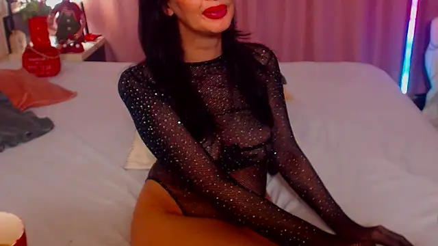 Snapshot of shannon4u chatting on December 15, 1:57 am shannon4u online show from December 15, 1:57 am