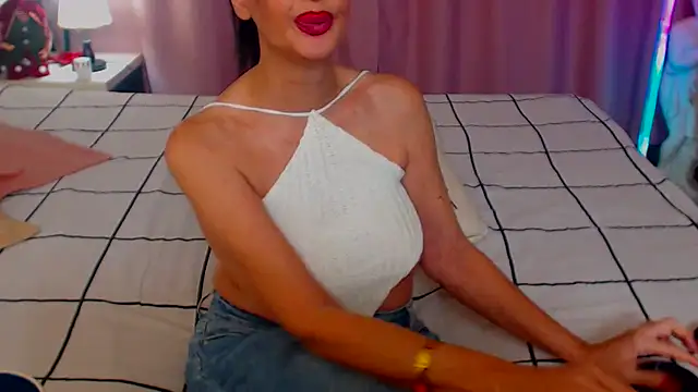Snapshot of shannon4u chatting on January 9, 1:29 am shannon4u online show from January 9, 1:29 am