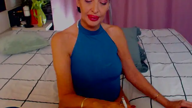 Snapshot of shannon4u chatting on March 10, 9:29 pm shannon4u online show from March 10, 9:29 pm