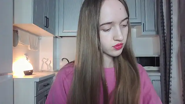 leslie my lovee online show from October 4, 8:40 pm