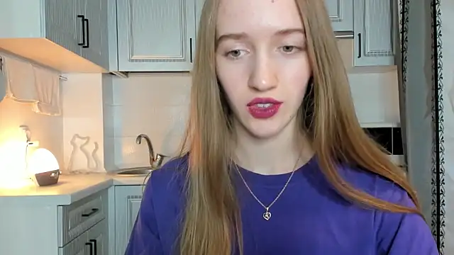 leslie my lovee online show from October 8, 7:00 pm