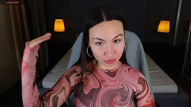 Snapshot of GIGI_BENNET chatting on December 19, 5:18 am GIGI BENNET online show from December 19, 5:18 am