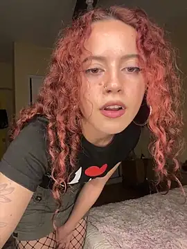 frikigyal online show from December 14, 12:05 am