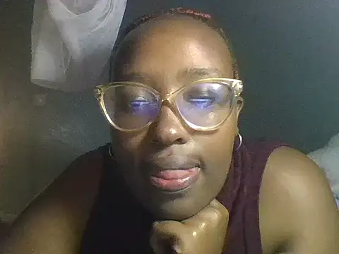 Snapshot of Babey_shirl chatting on February 3, 1:19 pm Babey shirl online show from February 3, 1:19 pm