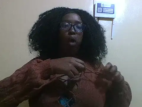 Snapshot of Babey_shirl chatting on December 21, 10:22 am Babey shirl online show from December 21, 10:22 am