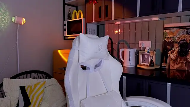 doll lol  online show from December 20, 12:40 am