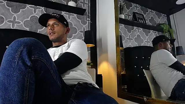 Snapshot of Chris_Dick23 chatting on July 14, 3:44 am Chris Dick23 online show from July 14, 3:44 am