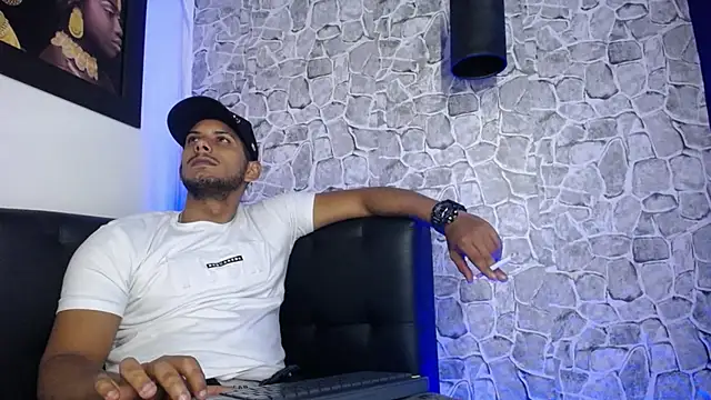 Snapshot of Chris_Dick23 chatting on July 21, 5:10 am Chris Dick23 online show from July 21, 5:10 am