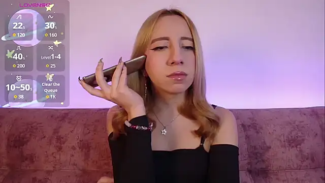 Miiaa doll online show from November 25, 2:44 am