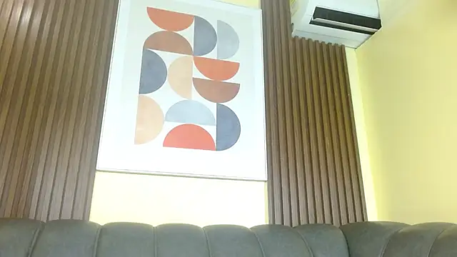 Nicole Ramires online show from October 15, 4:51 pm