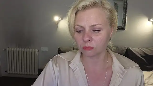 Snapshot of Gray_swann chatting on March 17, 8:30 pm Gray swann online show from March 17, 8:30 pm