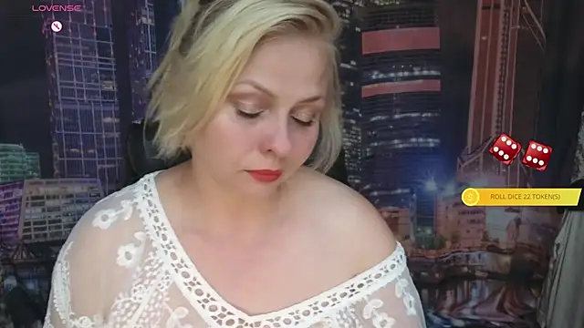Snapshot of Gray_swann chatting on June 16, 7:16 pm Gray swann online show from June 16, 7:16 pm