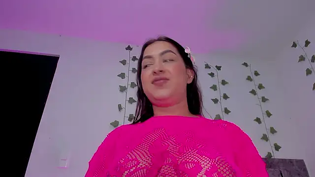 Snapshot of Miaa_Garcia chatting on June 4, 9:54 pm Miaa Garcia online show from June 4, 9:54 pm