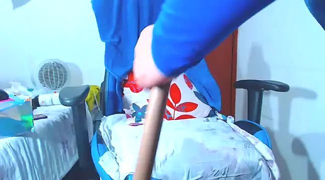 Snapshot of zoetits chatting on January 29, 2:19 am zoetits online show from January 29, 2:19 am