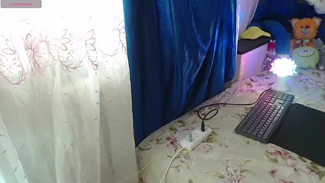 CamDiva113 online show from March 1, 6:04 am