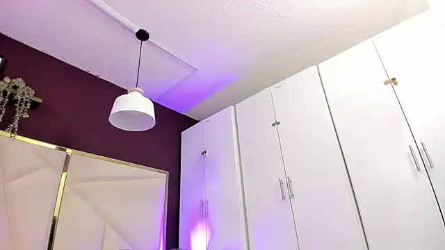 April bowie online show from November 5, 11:10 am