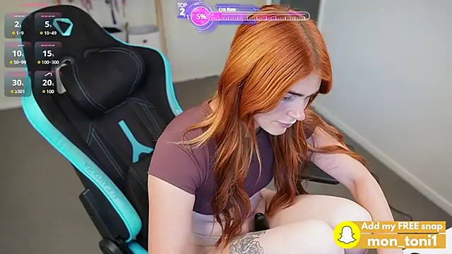 Snapshot of aus_queen chatting on January 18, 5:31 am aus queen online show from January 18, 5:31 am