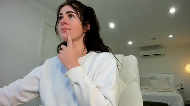 Snapshot of aus_queen chatting on September 28, 11:21 pm aus queen online show from September 28, 11:21 pm