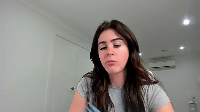 Snapshot of aus_queen chatting on October 25, 12:51 am aus queen online show from October 25, 12:51 am