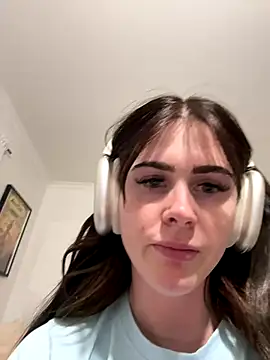 Snapshot of aus_queen chatting on October 30, 3:46 pm aus queen online show from October 30, 3:46 pm