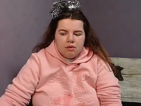 so shy online show from October 22, 6:35 am