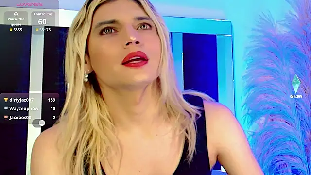 Snapshot of honey_skin chatting on February 8, 11:08 pm honey skin online show from February 8, 11:08 pm