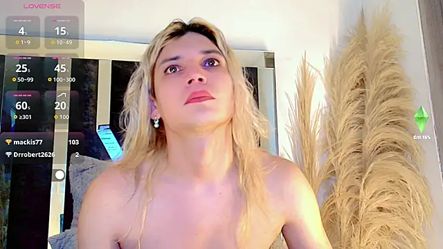 Snapshot of honey_skin chatting on February 13, 8:38 pm honey skin online show from February 13, 8:38 pm