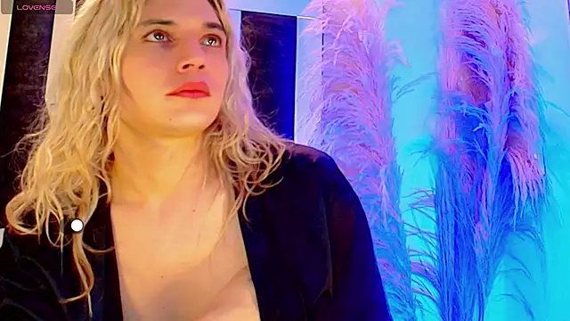 Snapshot of honey_skin chatting on February 20, 11:16 pm honey skin online show from February 20, 11:16 pm