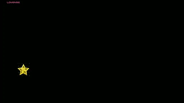 Snapshot of honey_skin chatting on May 17, 10:28 pm honey skin online show from May 17, 10:28 pm