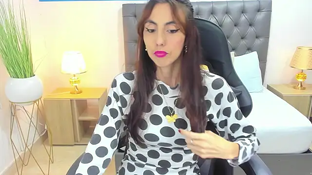 Snapshot of candy_summer28 chatting on March 4, 7:11 pm candy summer28 online show from March 4, 7:11 pm
