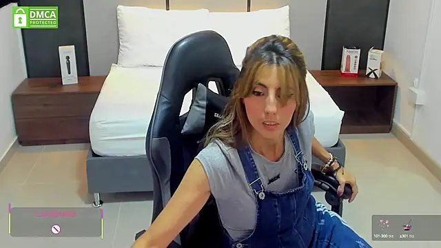 Snapshot of candy_summer28 chatting on September 18, 7:16 pm candy summer28 online show from September 18, 7:16 pm