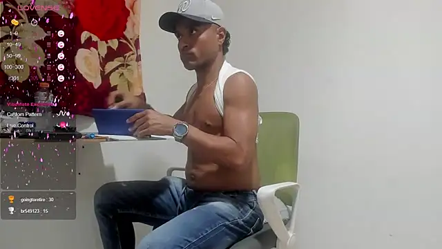 Snapshot of maik__alen chatting on June 18, 1:06 am maik alen online show from June 18, 1:06 am