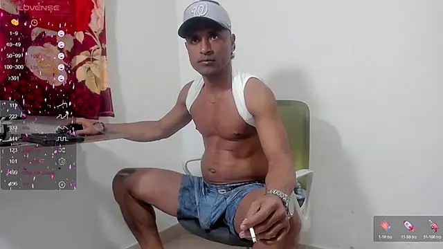 Snapshot of maik__alen chatting on July 22, 4:32 pm maik alen online show from July 22, 4:32 pm