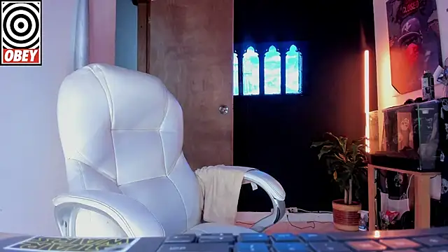 kingbear777 online show from December 1, 4:06 am