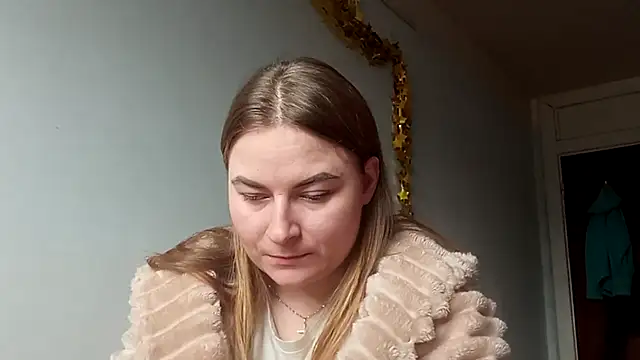 ElenaMaeer online show from February 13, 8:54 am